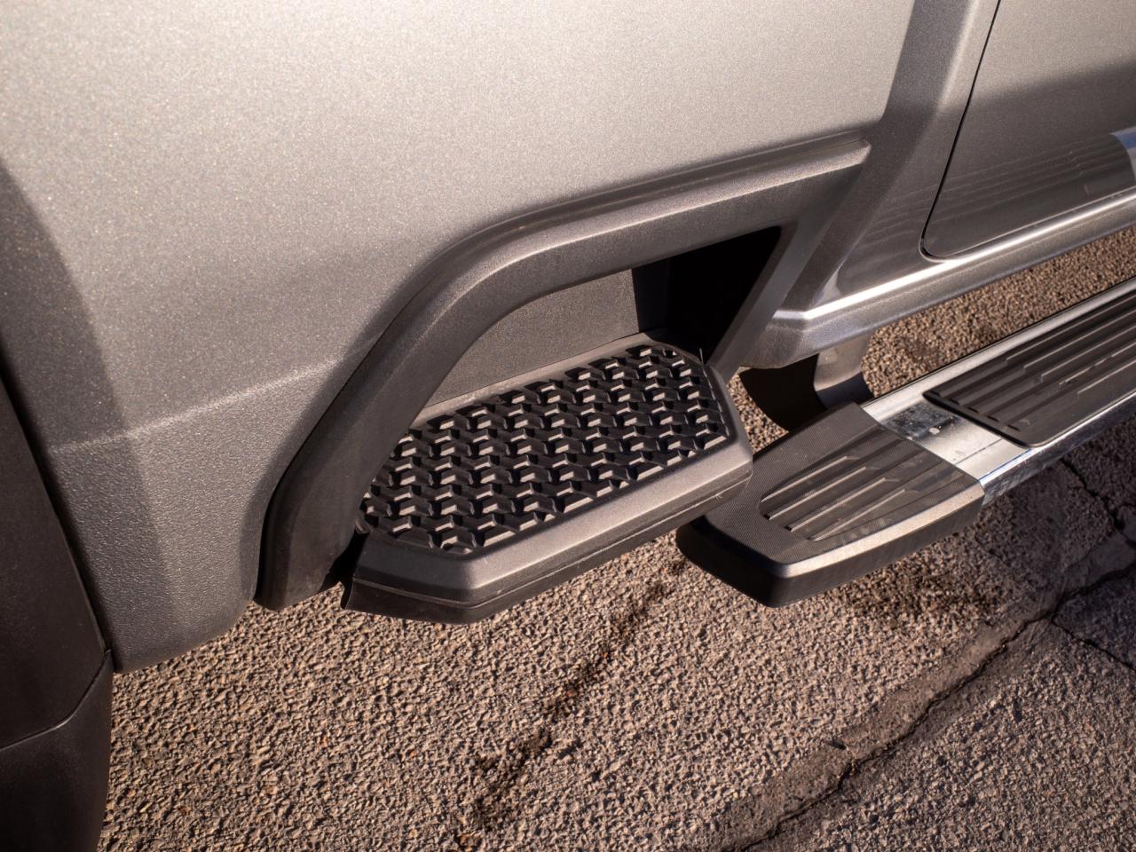 2025 GMC SIERRA 2500HD Denali - Power-Deployable Running Boards Photo