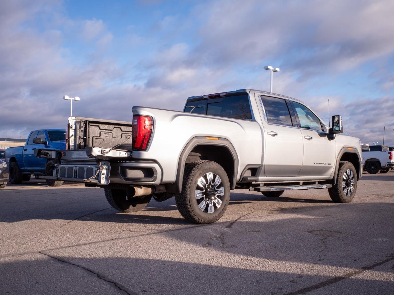 2025 GMC SIERRA 2500HD Denali - Power-Deployable Running Boards   Leather Photo