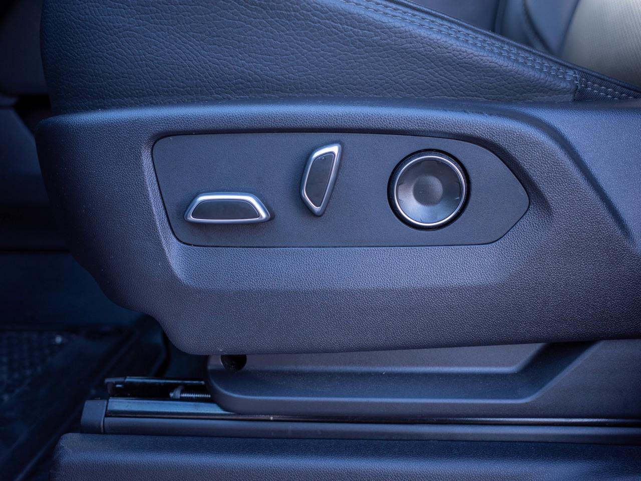 2025 GMC SIERRA 2500HD Denali - Power-Deployable Running Boards Photo