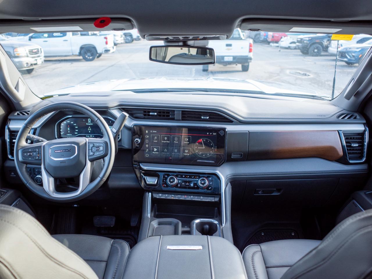 2025 GMC SIERRA 2500HD Denali - Power-Deployable Running Boards Photo