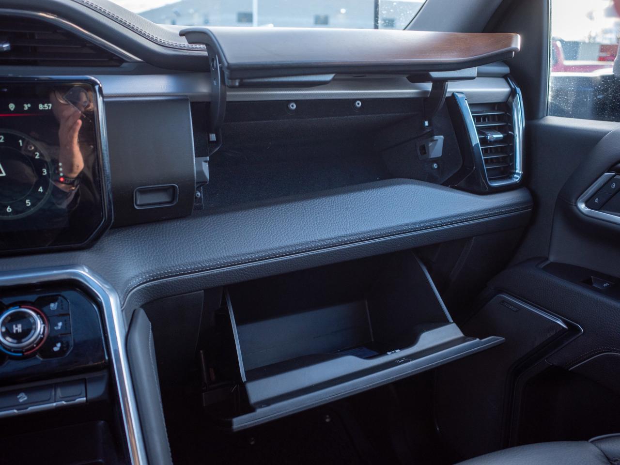 2025 GMC SIERRA 2500HD Denali - Power-Deployable Running Boards   Leather Photo