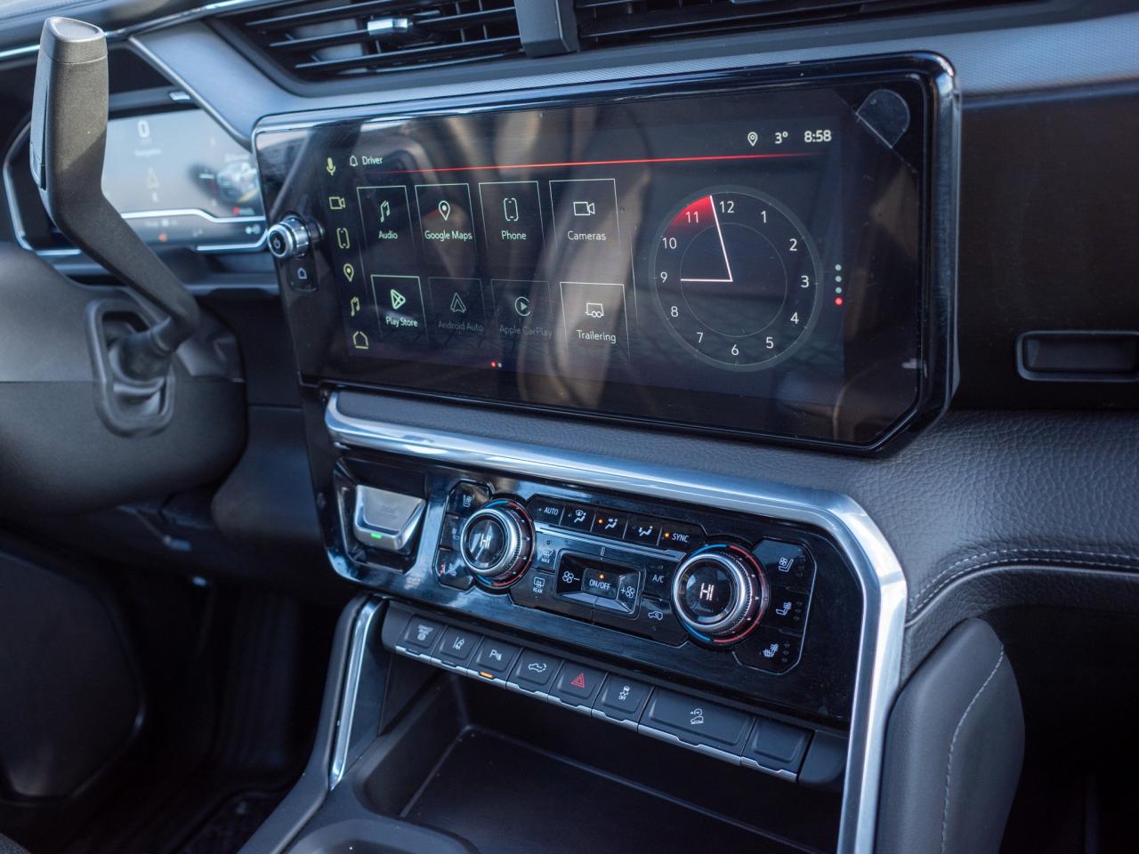 2025 GMC SIERRA 2500HD Denali - Power-Deployable Running Boards Photo