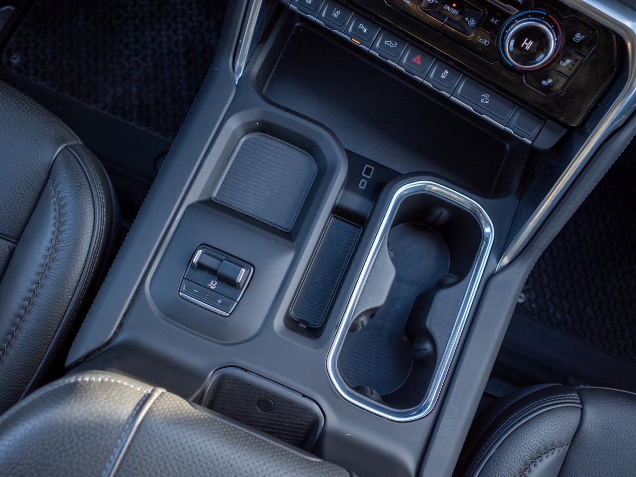 2025 GMC SIERRA 2500HD Denali - Power-Deployable Running Boards Photo