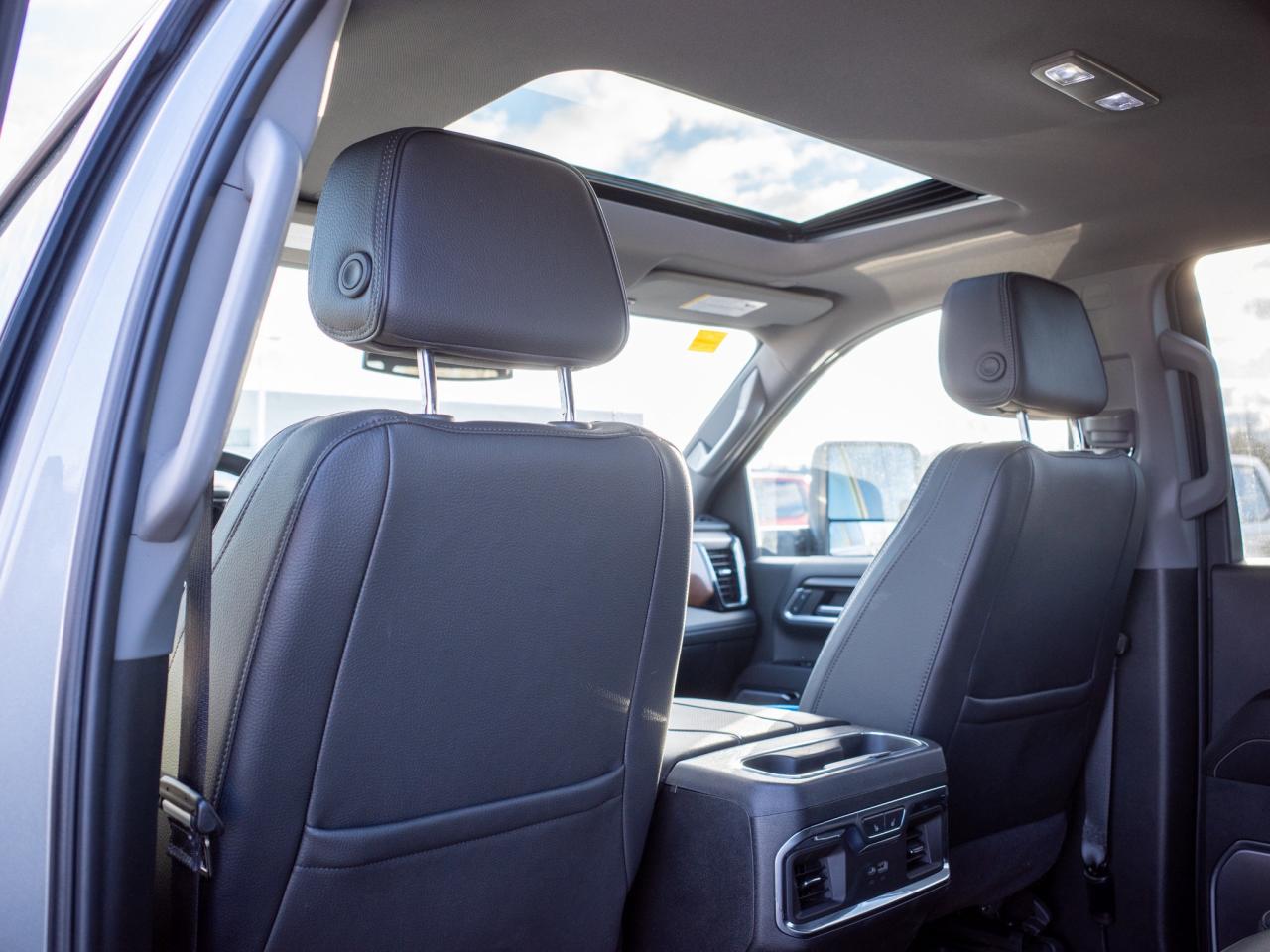 2025 GMC SIERRA 2500HD Denali - Power-Deployable Running Boards Photo