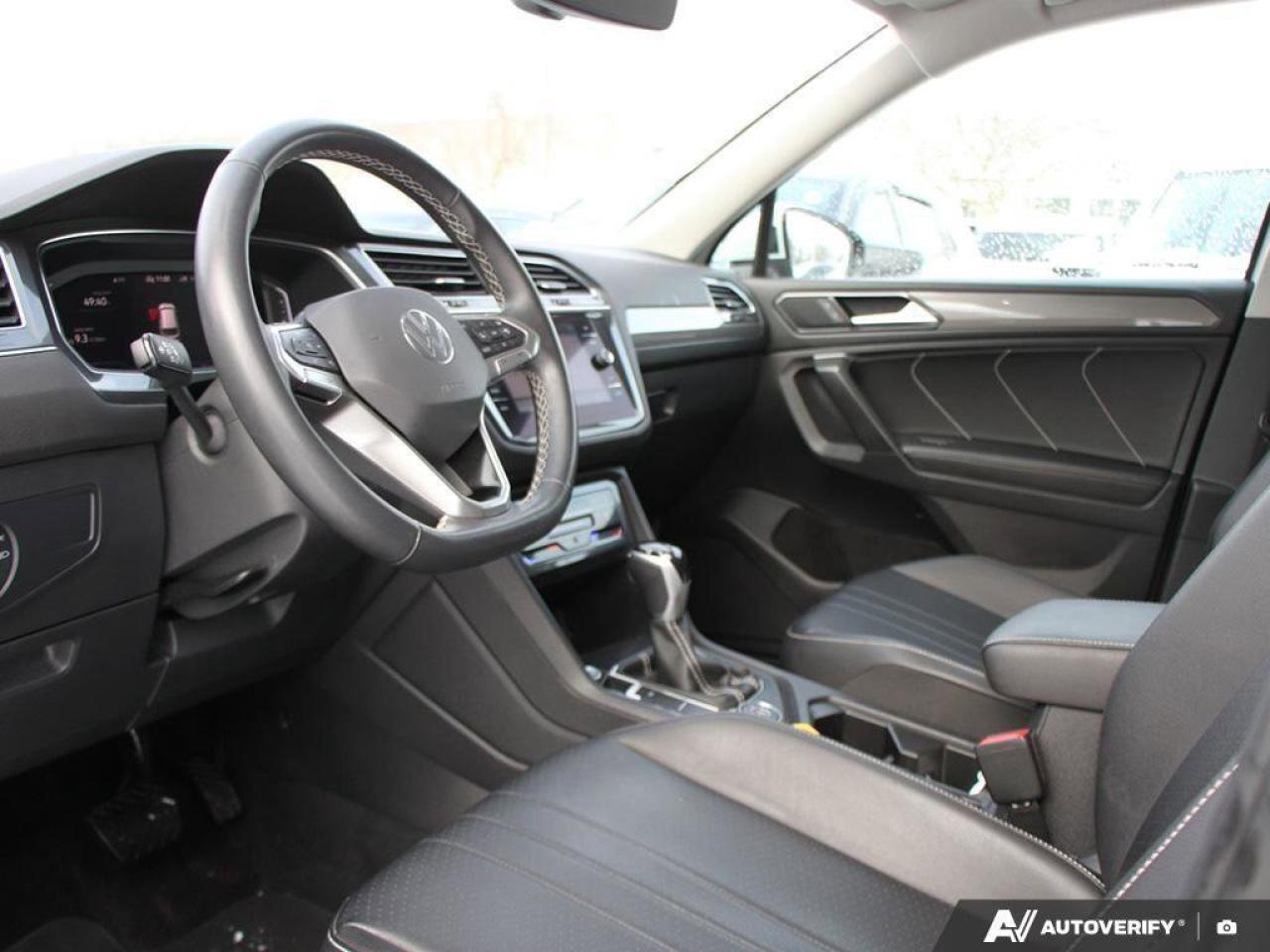 2022 Volkswagen Tiguan ComfortlineACCIDENT-FREE, AWD, CARPLAY, AWD, HTD S Photo