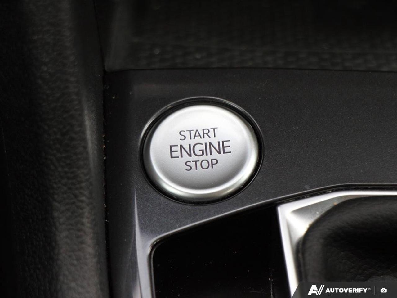 2022 Volkswagen Tiguan ComfortlineACCIDENT-FREE, AWD, CARPLAY, AWD, HTD S Photo