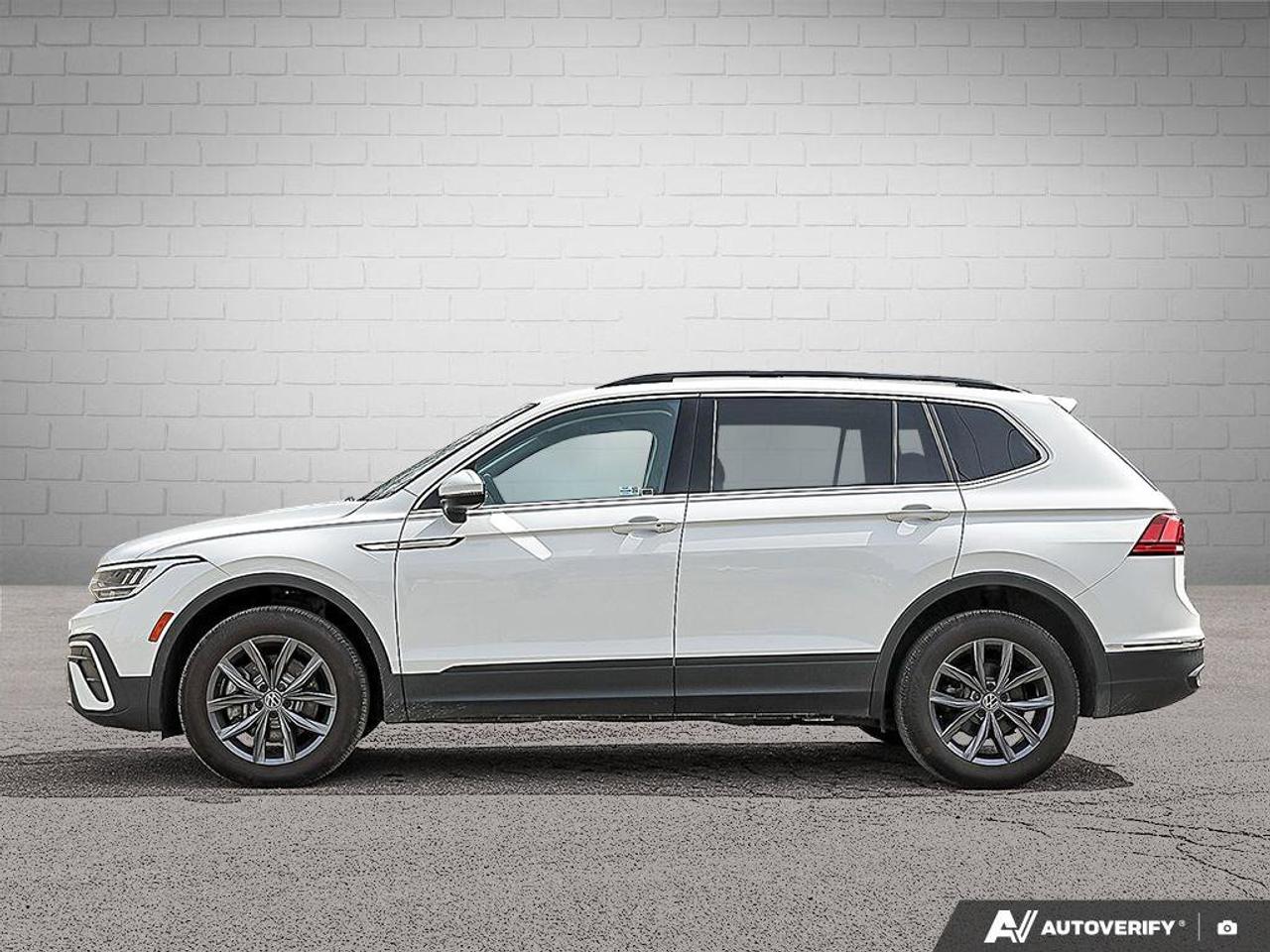 2022 Volkswagen Tiguan ComfortlineACCIDENT-FREE, AWD, CARPLAY, AWD, HTD S Photo2
