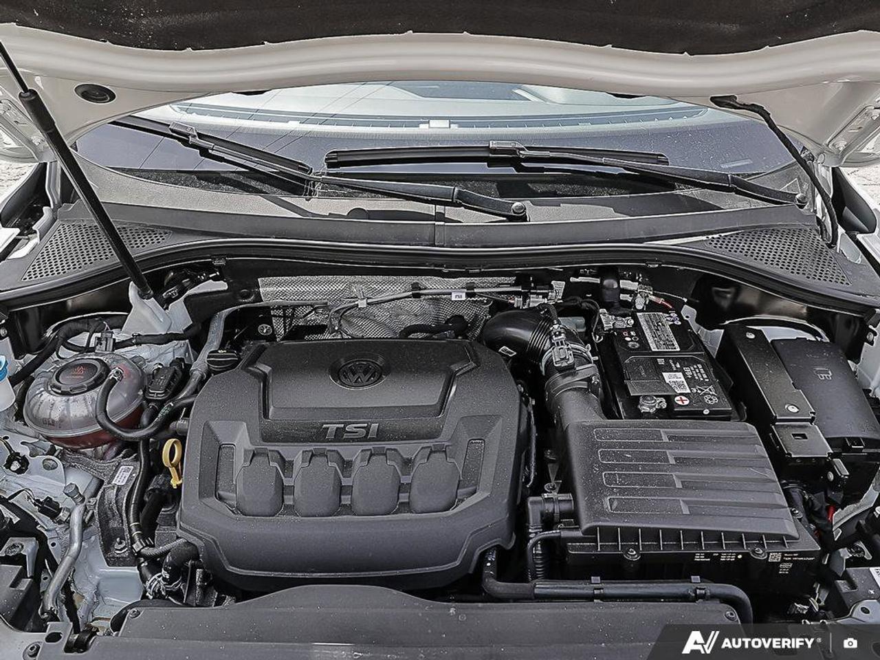 2022 Volkswagen Tiguan ComfortlineACCIDENT-FREE, AWD, CARPLAY, AWD, HTD S Photo
