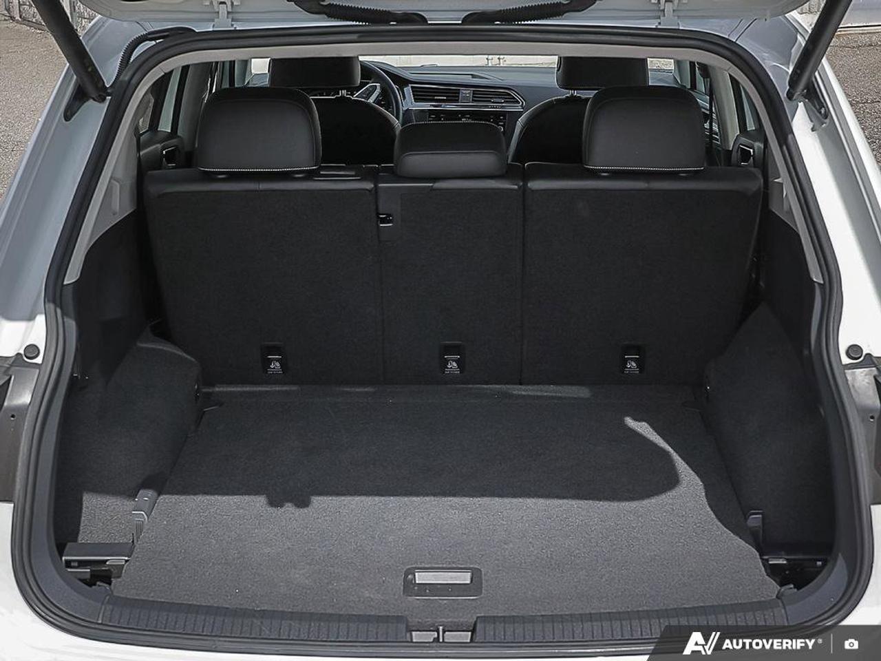 2022 Volkswagen Tiguan ComfortlineACCIDENT-FREE, AWD, CARPLAY, AWD, HTD S Photo