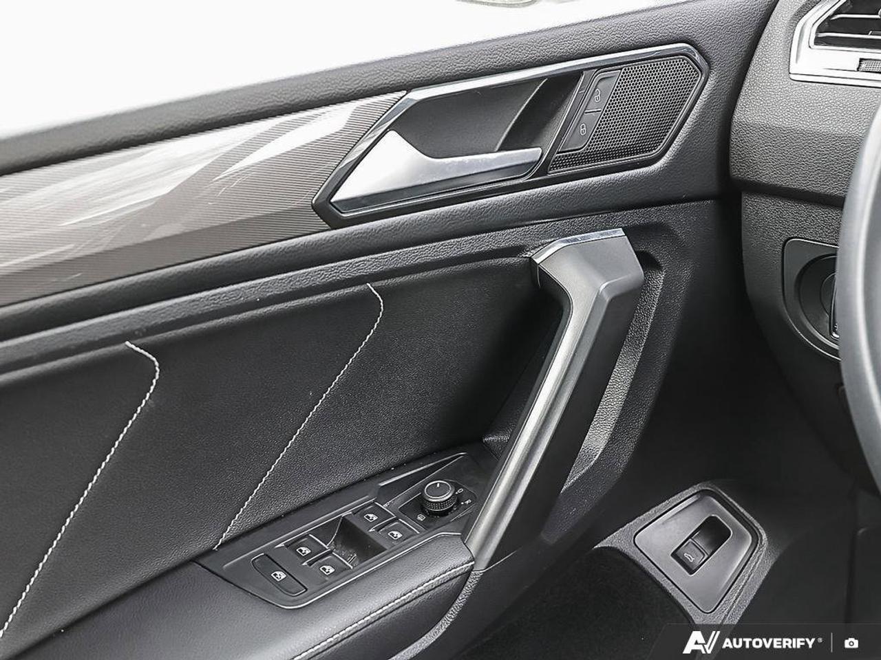 2022 Volkswagen Tiguan ComfortlineACCIDENT-FREE, AWD, CARPLAY, AWD, HTD S Photo