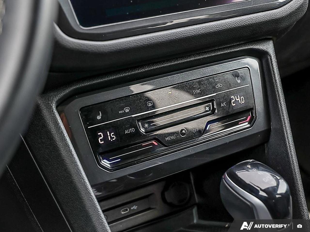 2022 Volkswagen Tiguan ComfortlineACCIDENT-FREE, AWD, CARPLAY, AWD, HTD S Photo