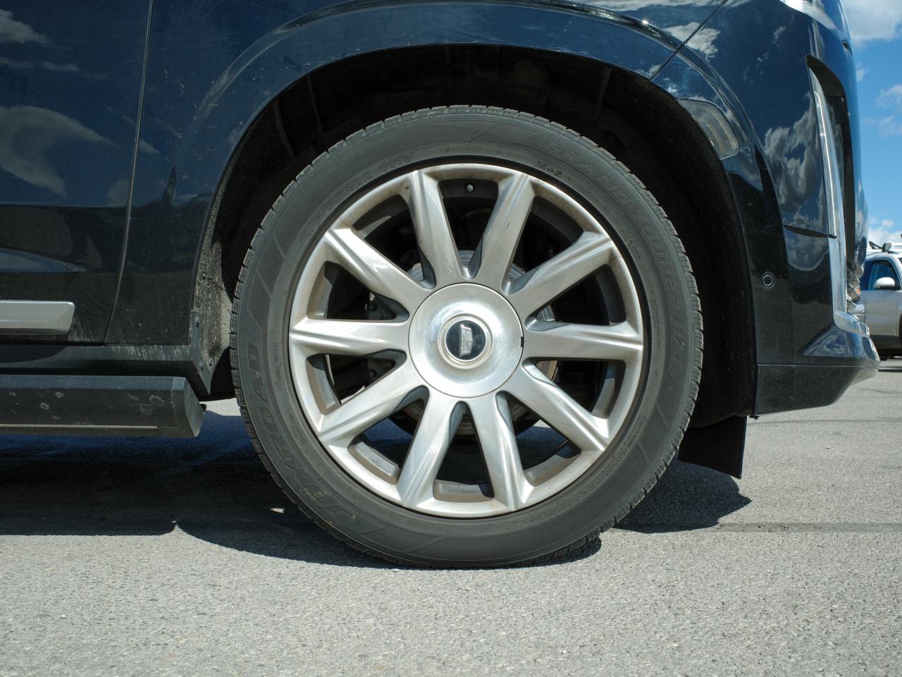 2021 Cadillac Escalade ESV Premium Luxury Platinum - Rear Seat Entertainment Photo