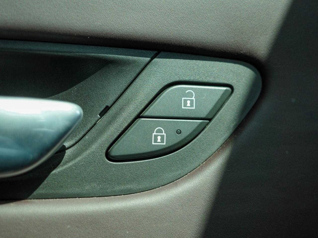 2021 Cadillac Escalade ESV Premium Luxury Platinum - Rear Seat Entertainment Photo