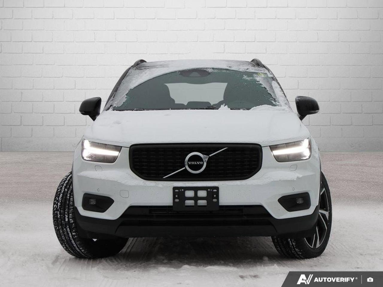 2022 Volvo XC40 R-DesignACCIDENT-FREE, AWD, POWER TAILGATE, SUNROO Photo