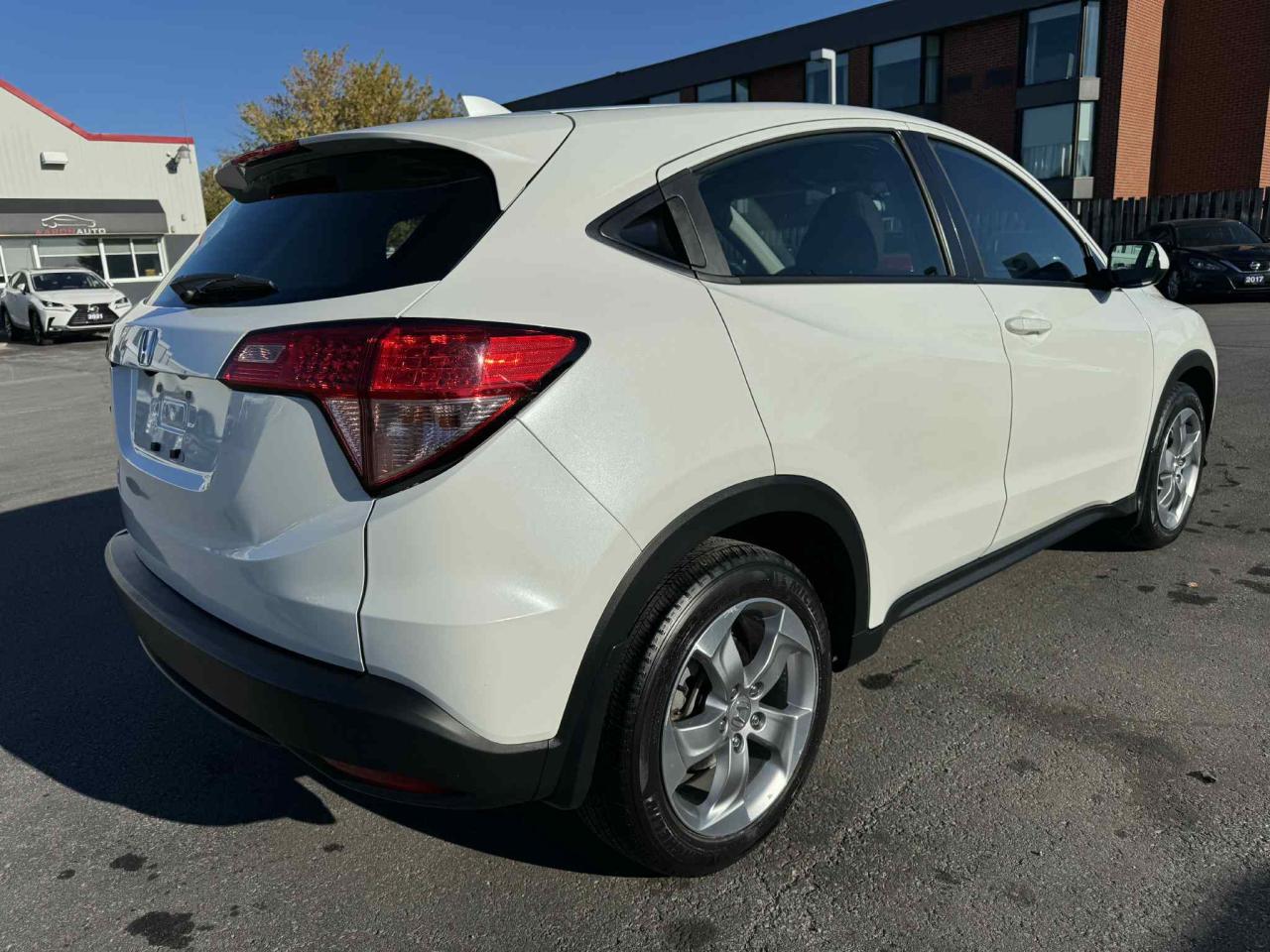 2017 Honda HR-V 2WD 4DR CVT LX Photo