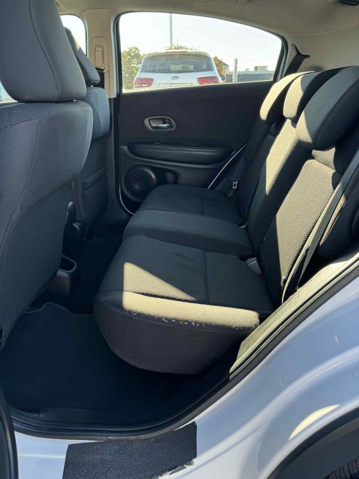 2017 Honda HR-V 2WD 4DR CVT LX Photo