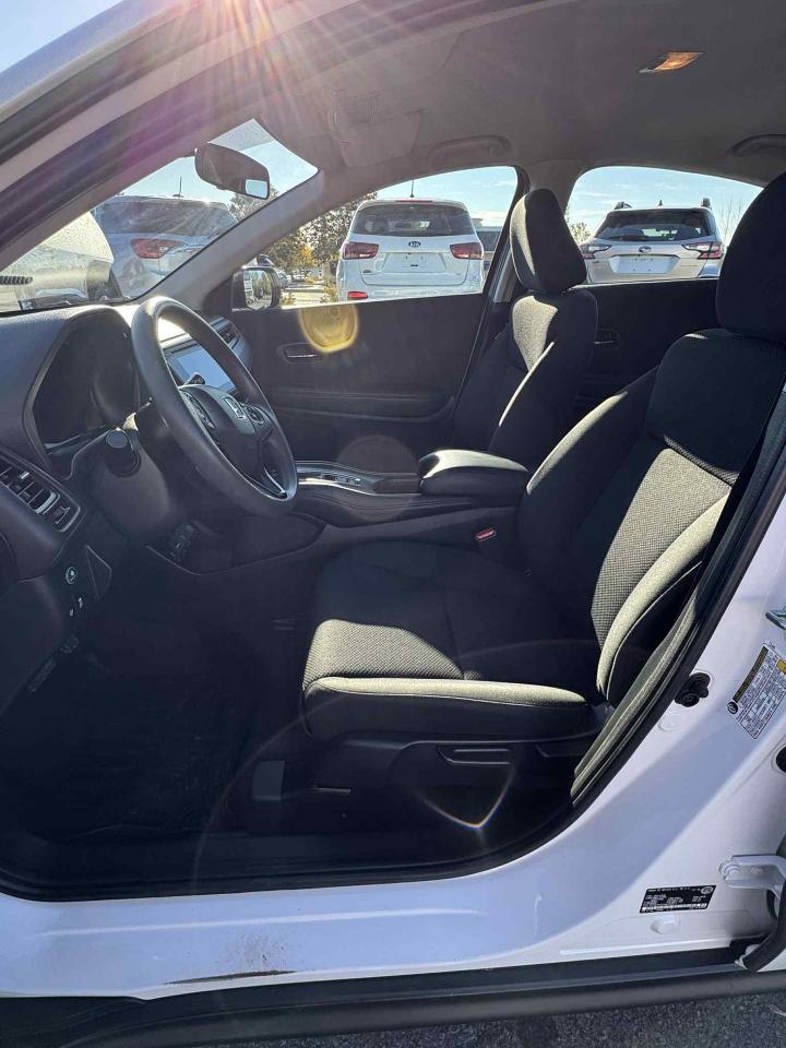 2017 Honda HR-V 2WD 4DR CVT LX Photo