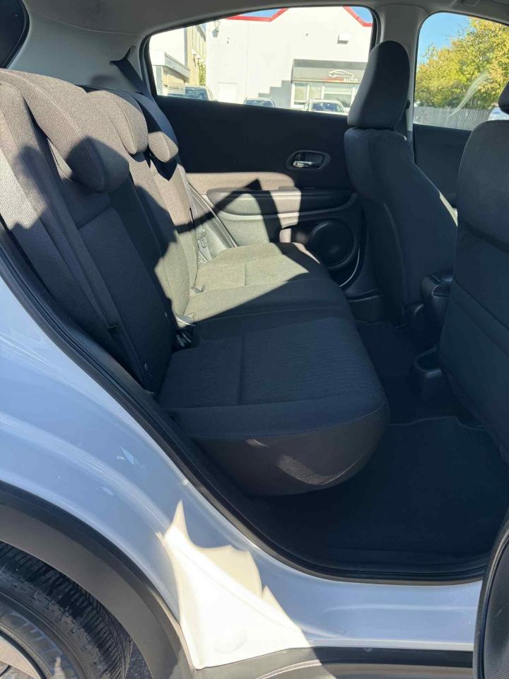 2017 Honda HR-V 2WD 4dr LX Photo