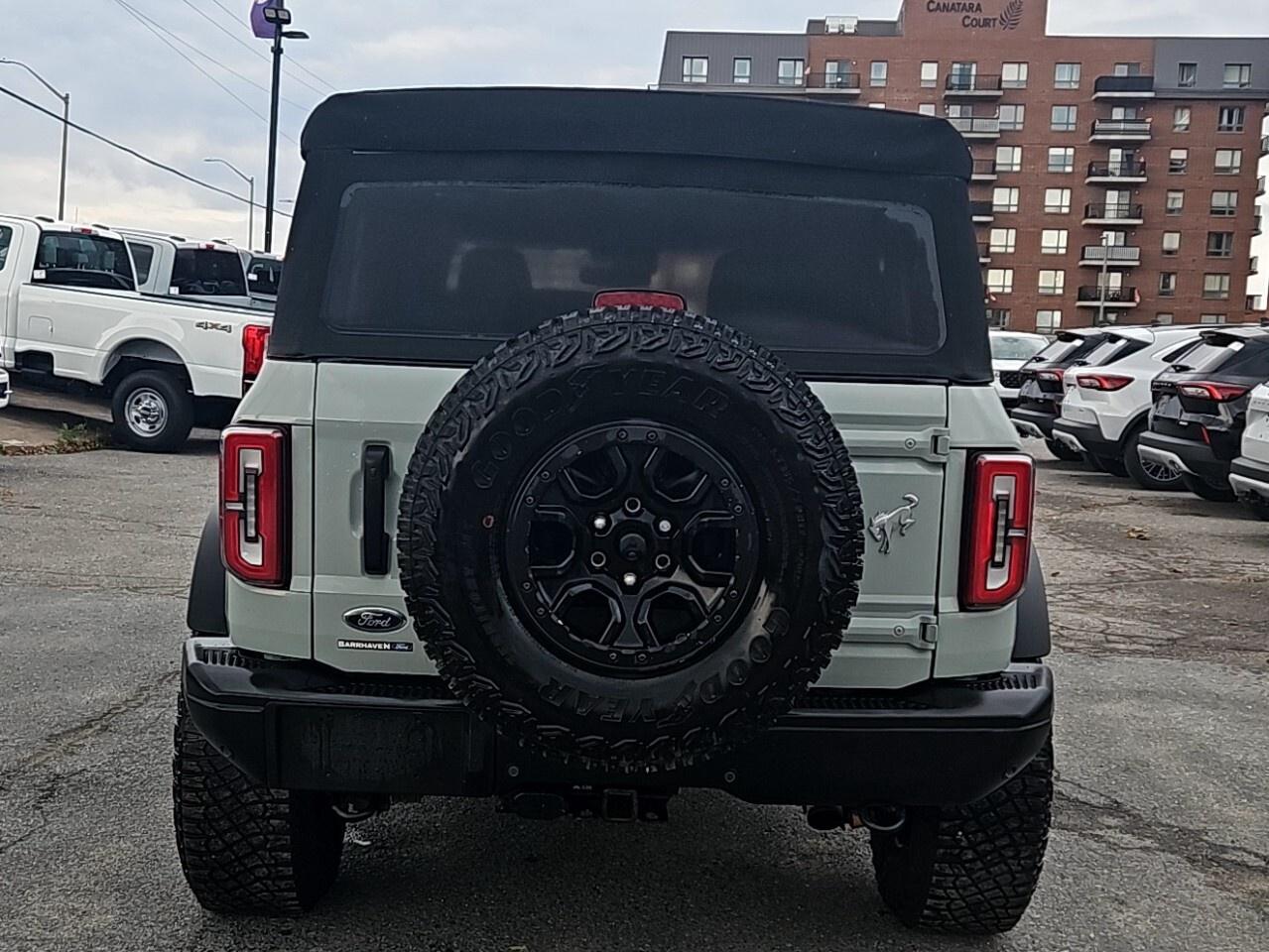 2023 Ford Bronco BADLANDS   MANUAL   TOWING CAPACITY Photo4