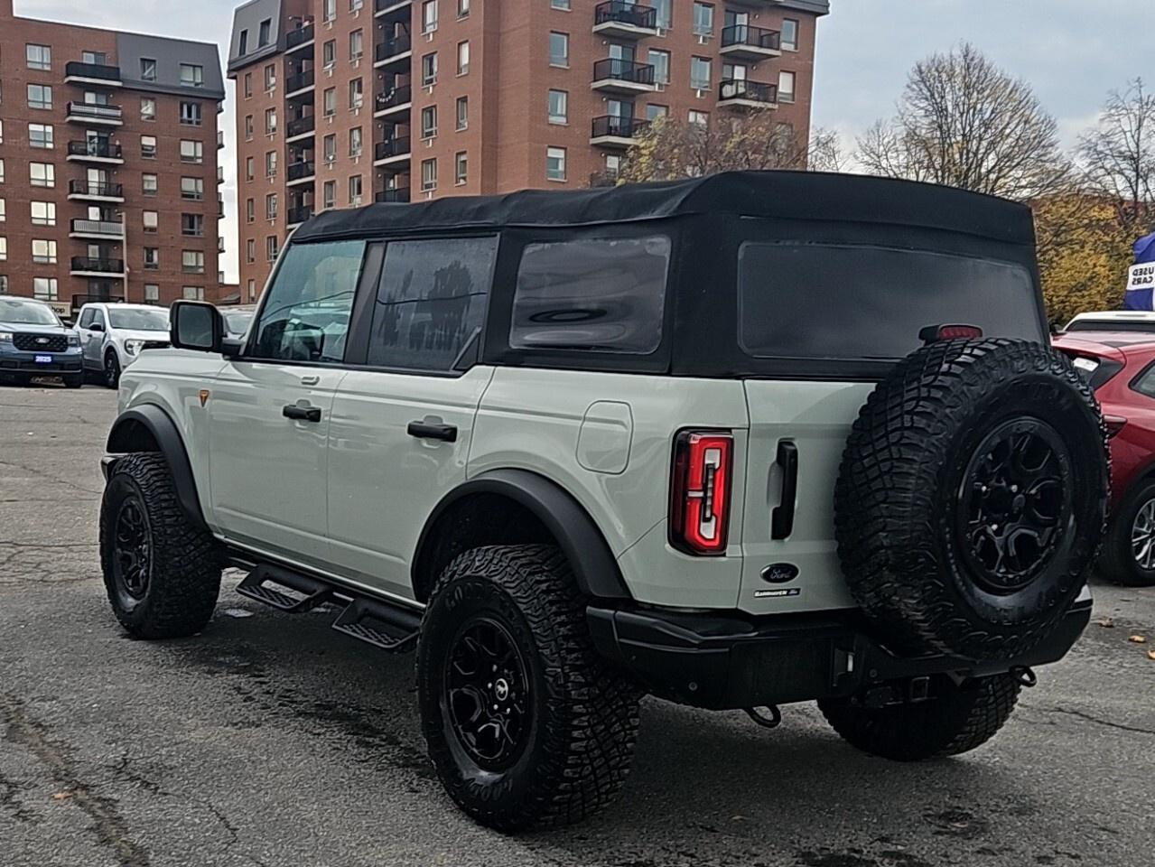 2023 Ford Bronco BADLANDS   MANUAL   TOWING CAPACITY Photo