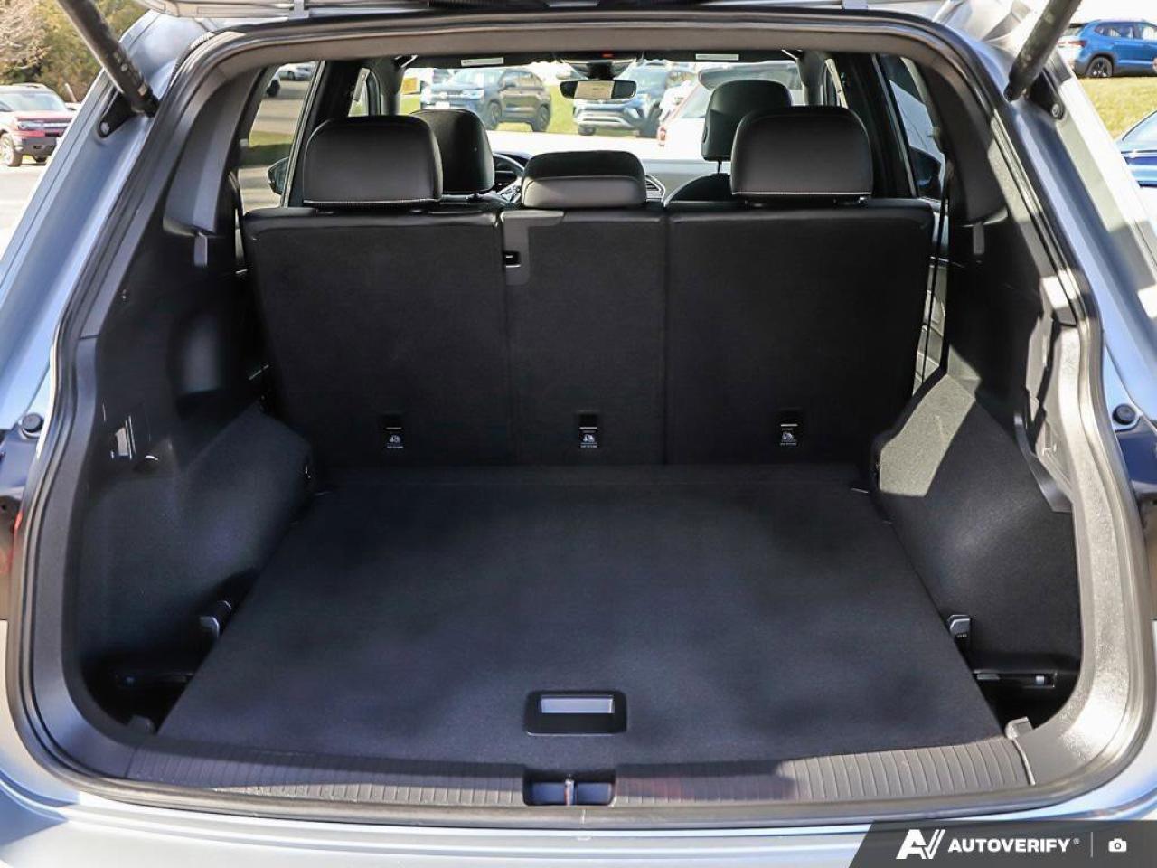 2022 Volkswagen Tiguan Highline R-LineONE-OWNER, ACCIDENT-FREE, SUNROOF, Photo