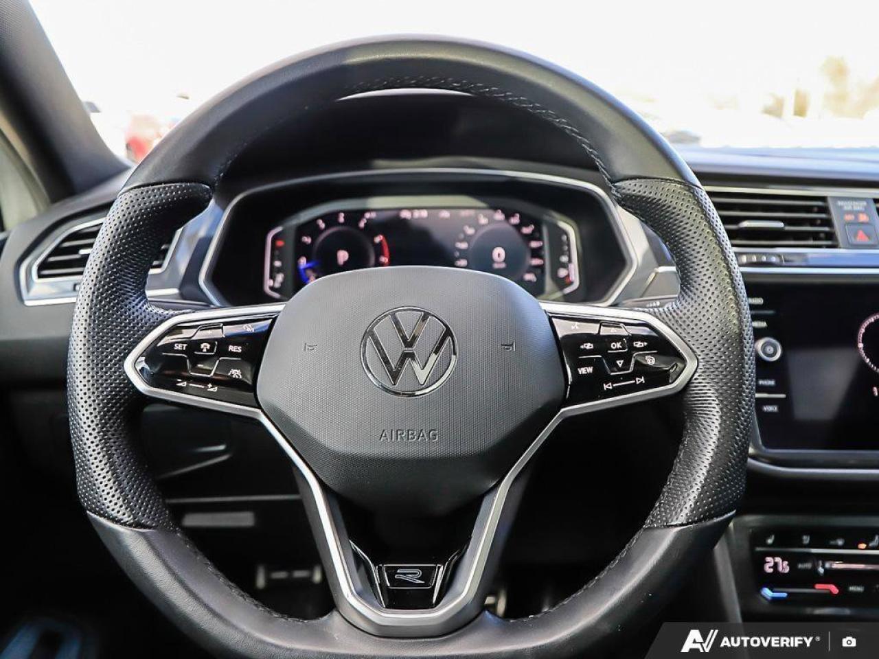 2022 Volkswagen Tiguan Highline R-LineONE-OWNER, ACCIDENT-FREE, SUNROOF, Photo