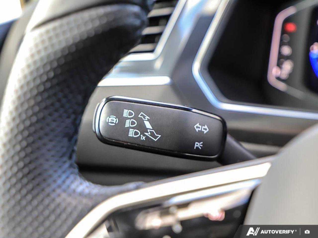 2022 Volkswagen Tiguan Highline R-LineONE-OWNER, ACCIDENT-FREE, SUNROOF, Photo