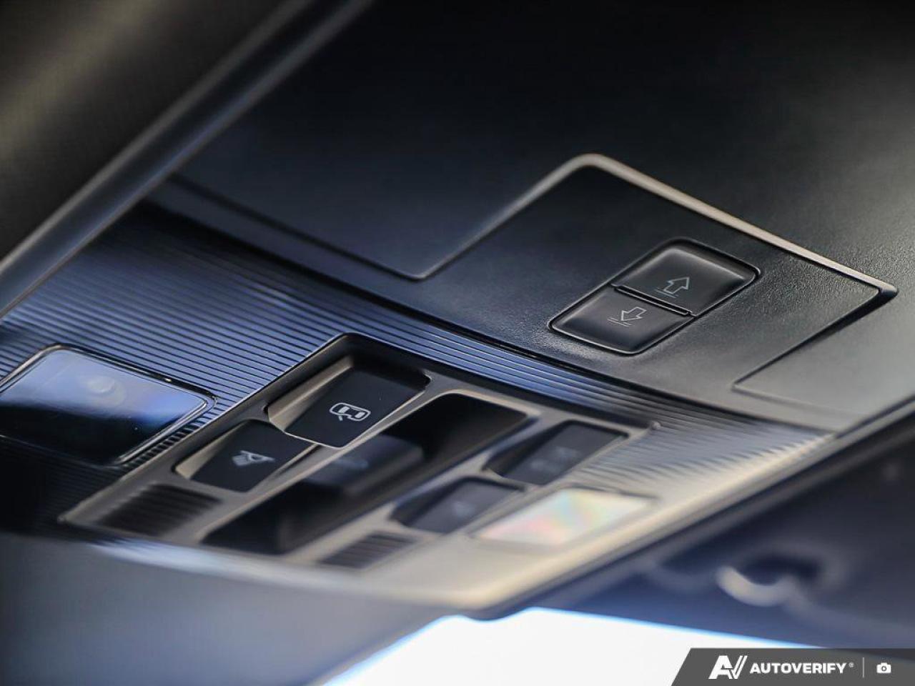 2022 Volkswagen Tiguan Highline R-LineONE-OWNER, ACCIDENT-FREE, SUNROOF, Photo