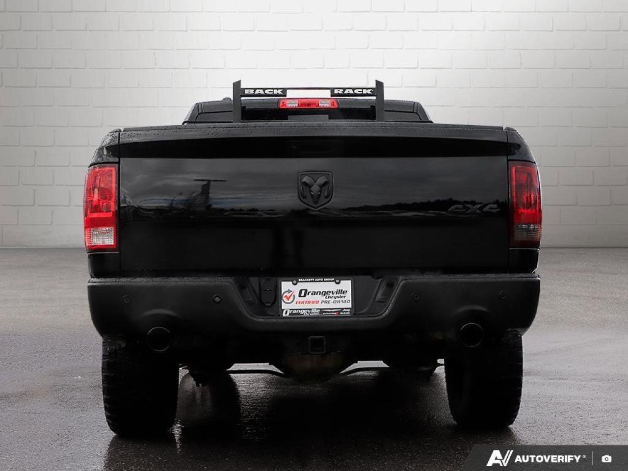 2023 RAM 1500 Classic SLTSLT, HEMI, V8, 4X4, CLOTH, REMOTE START, 1-OWNE Photo4