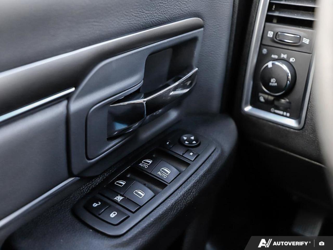 2023 RAM 1500 Classic SLTSLT, HEMI, V8, 4X4, CLOTH, REMOTE START, 1-OWNE Photo