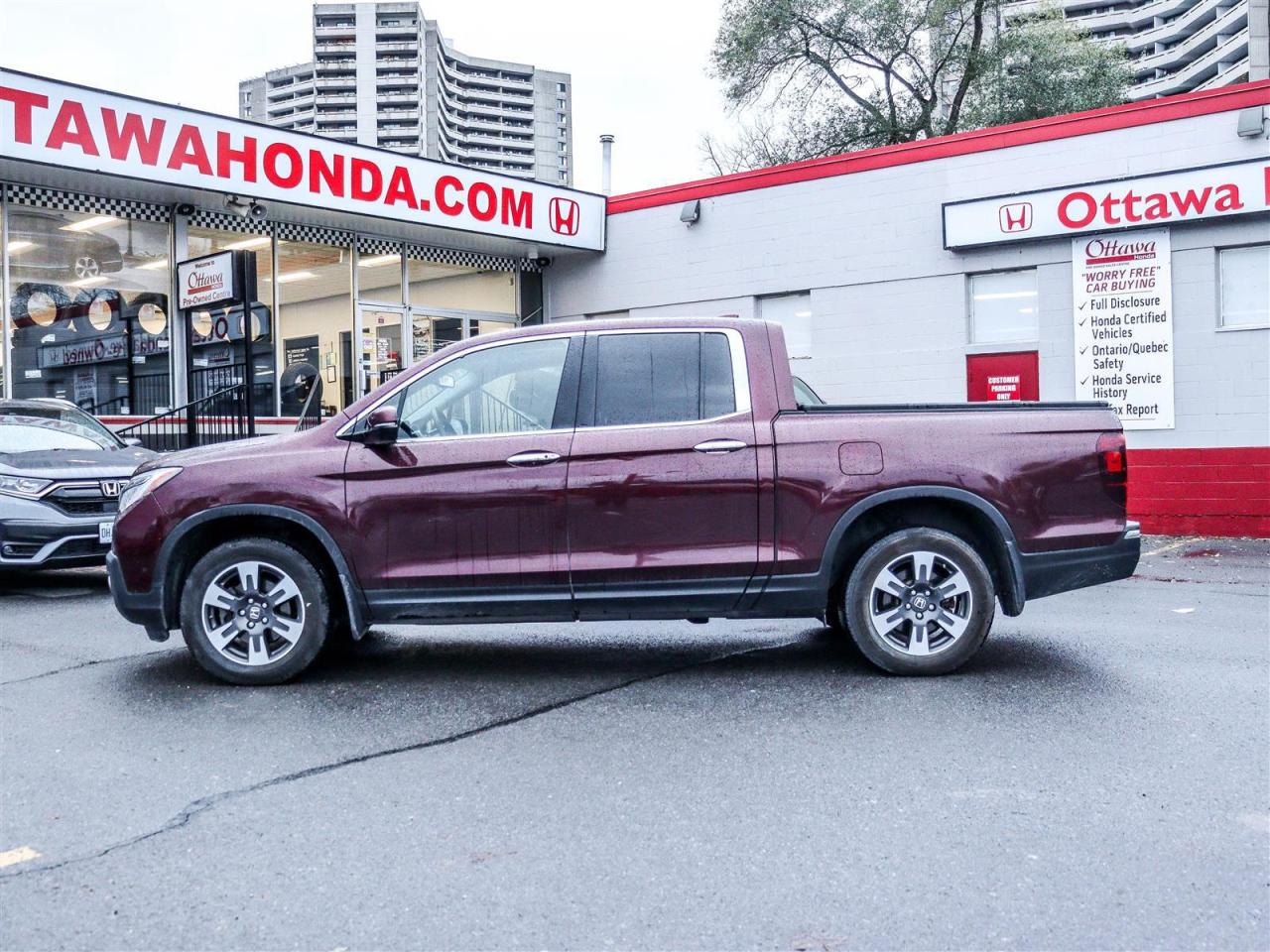 2019 Honda Ridgeline Touring LEATHER NAVI SUNROOF Photo4