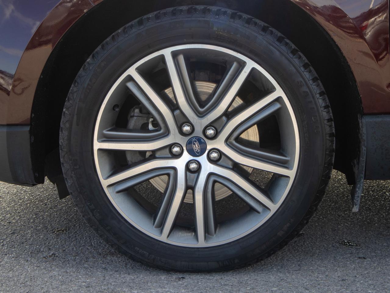 2020 Ford Edge Titanium - Heated, Ventilated Seats Photo