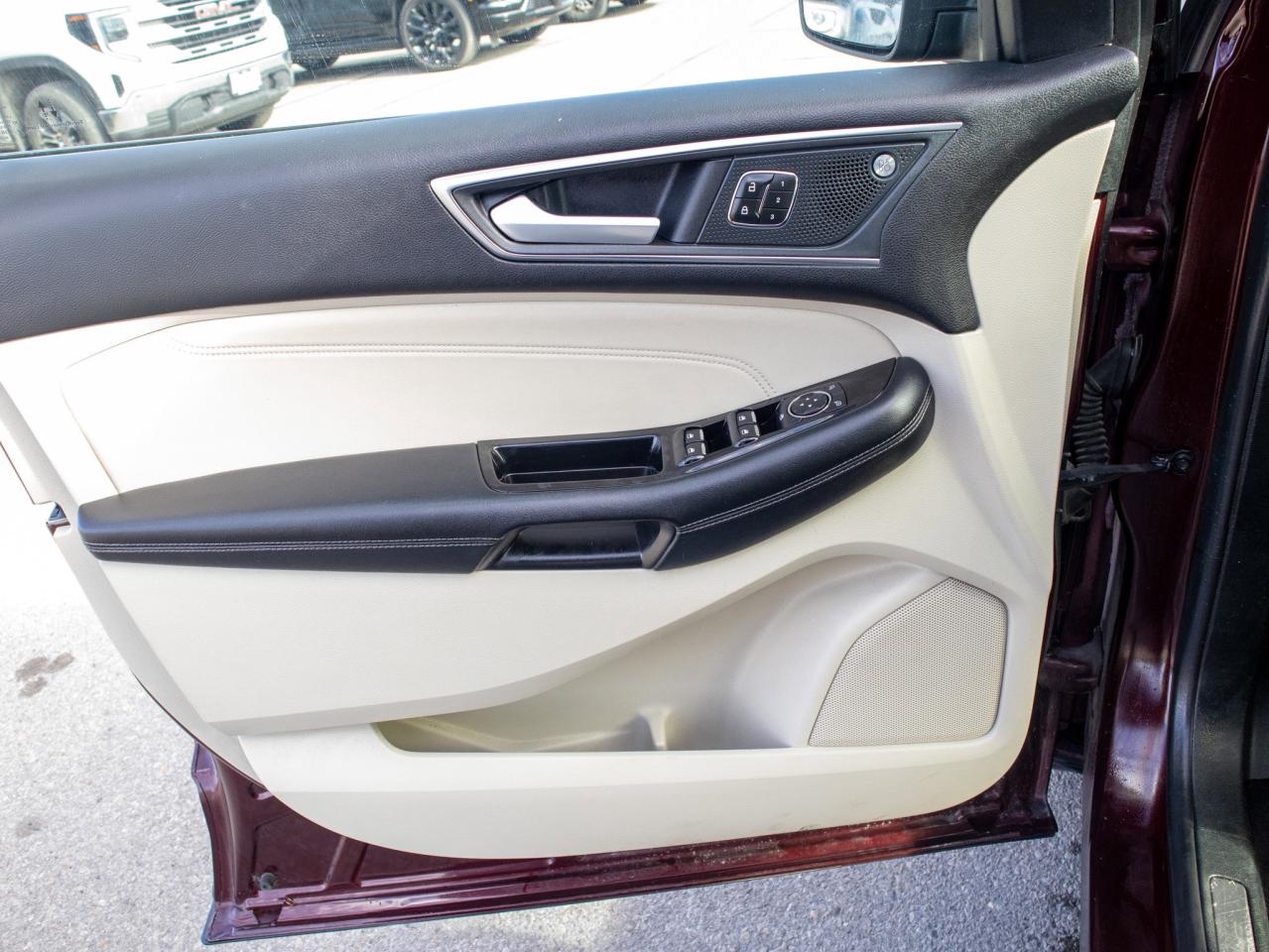 2020 Ford Edge Titanium - Heated, Ventilated Seats Photo