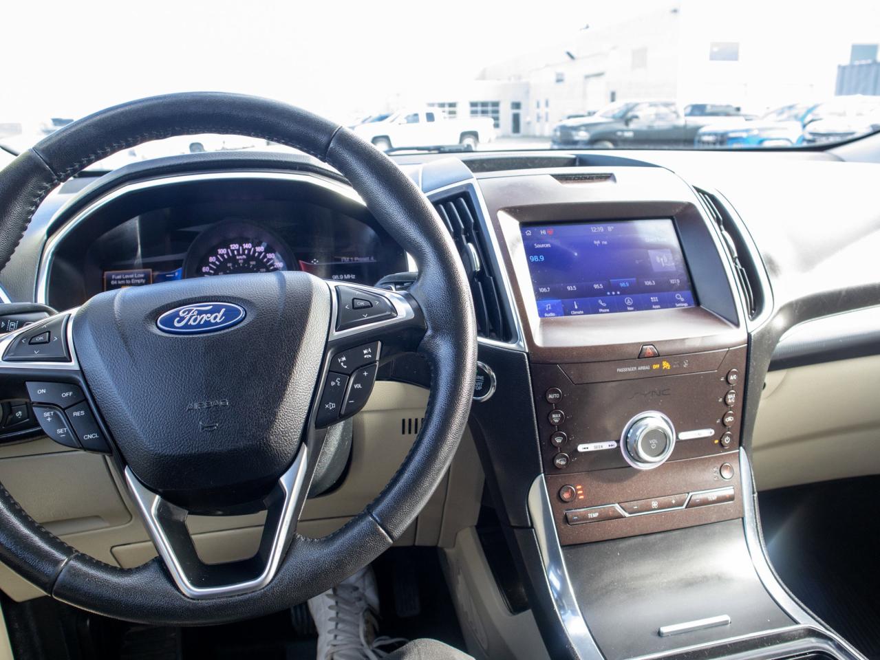 2020 Ford Edge Titanium - Heated, Ventilated Seats Photo
