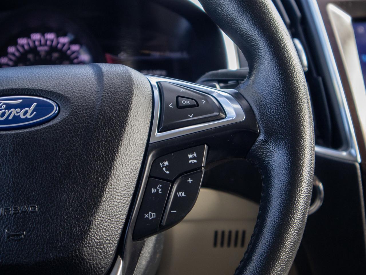 2020 Ford Edge Titanium - Heated, Ventilated Seats Photo