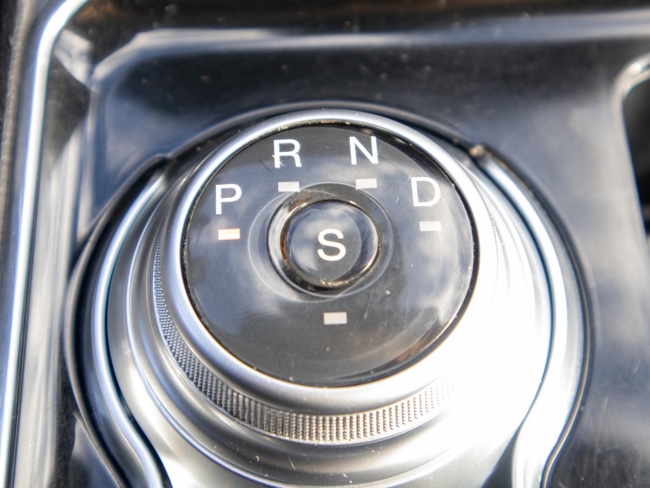 2020 Ford Edge Titanium - Heated, Ventilated Seats Photo