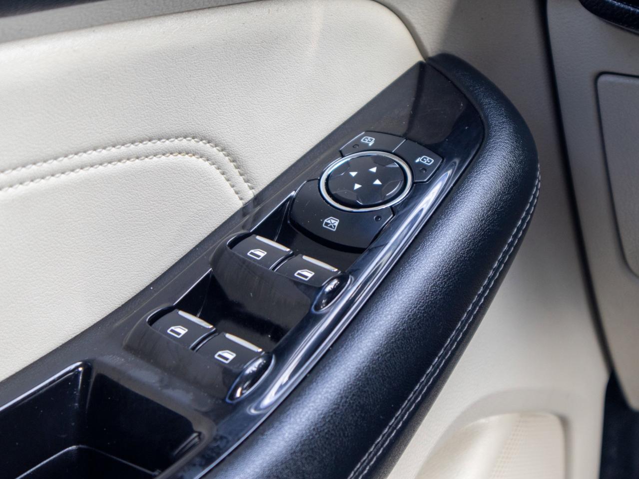 2020 Ford Edge Titanium - Heated, Ventilated Seats Photo