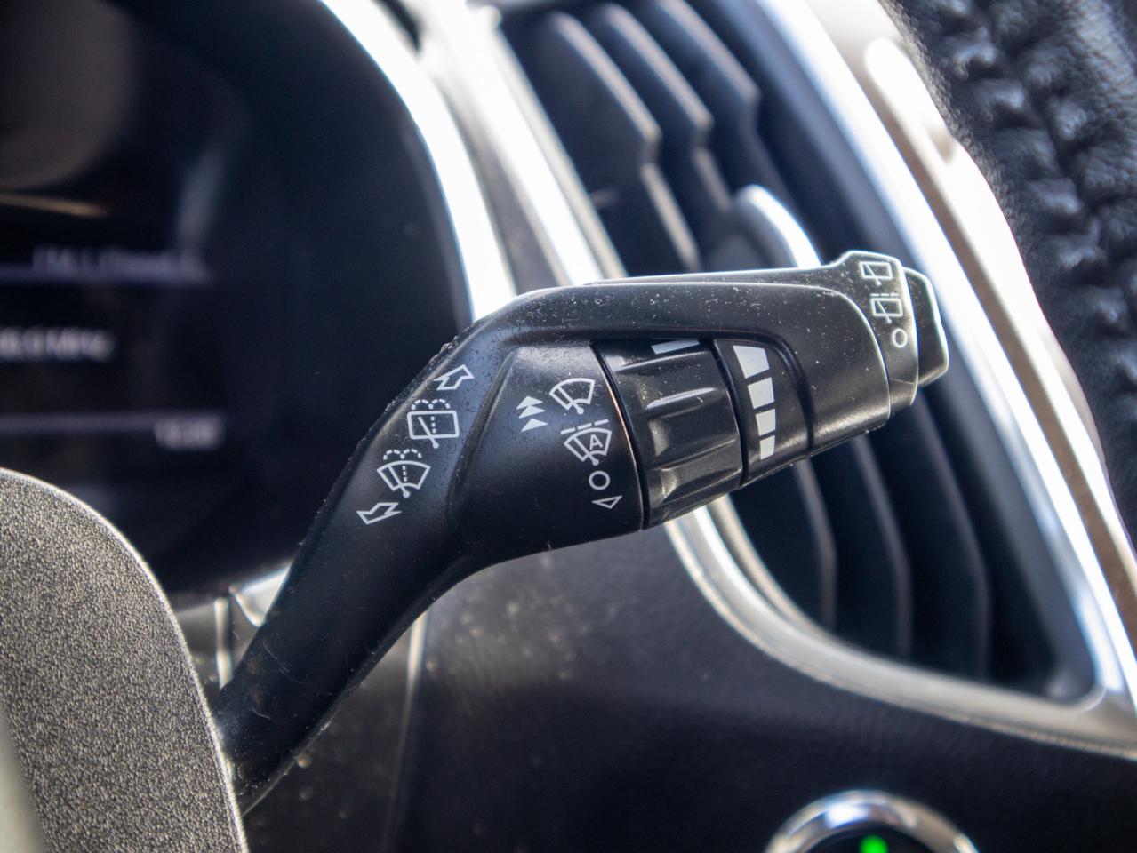 2020 Ford Edge Titanium - Heated, Ventilated Seats Photo