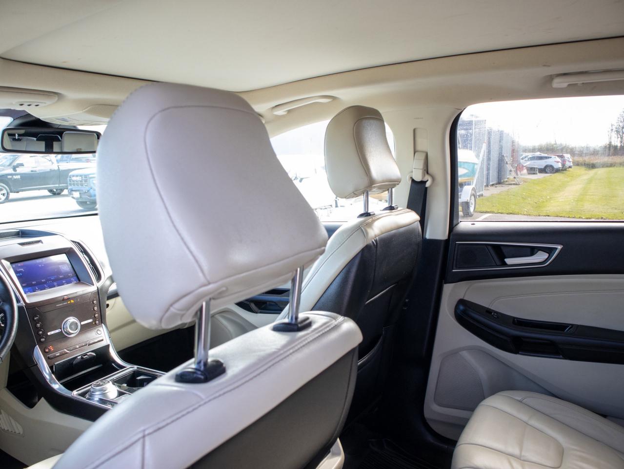 2020 Ford Edge Titanium - Heated, Ventilated Seats Photo