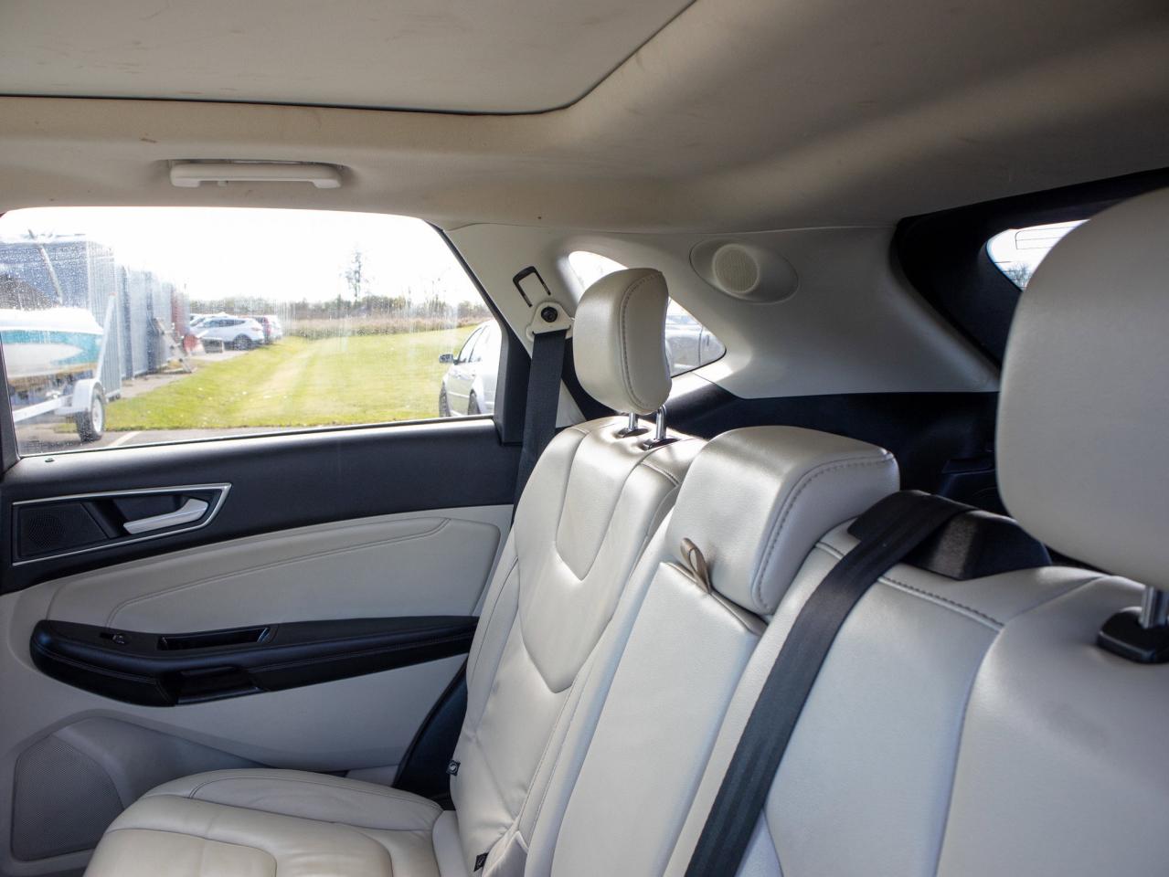 2020 Ford Edge Titanium - Heated, Ventilated Seats Photo