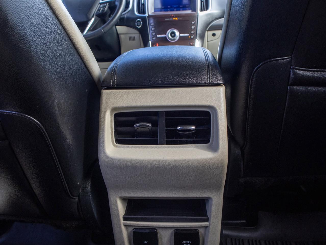 2020 Ford Edge Titanium - Heated, Ventilated Seats Photo