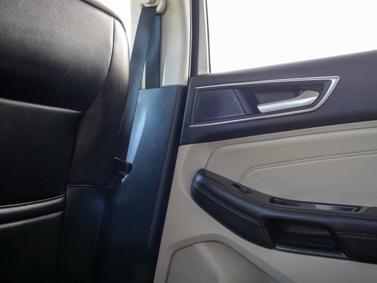 2020 Ford Edge Titanium - Heated, Ventilated Seats Photo