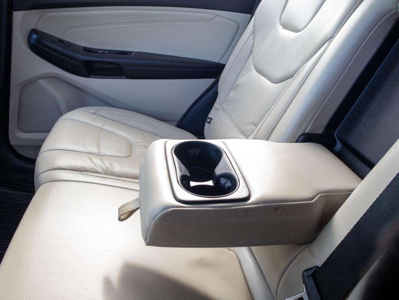 2020 Ford Edge Titanium - Heated, Ventilated Seats Photo