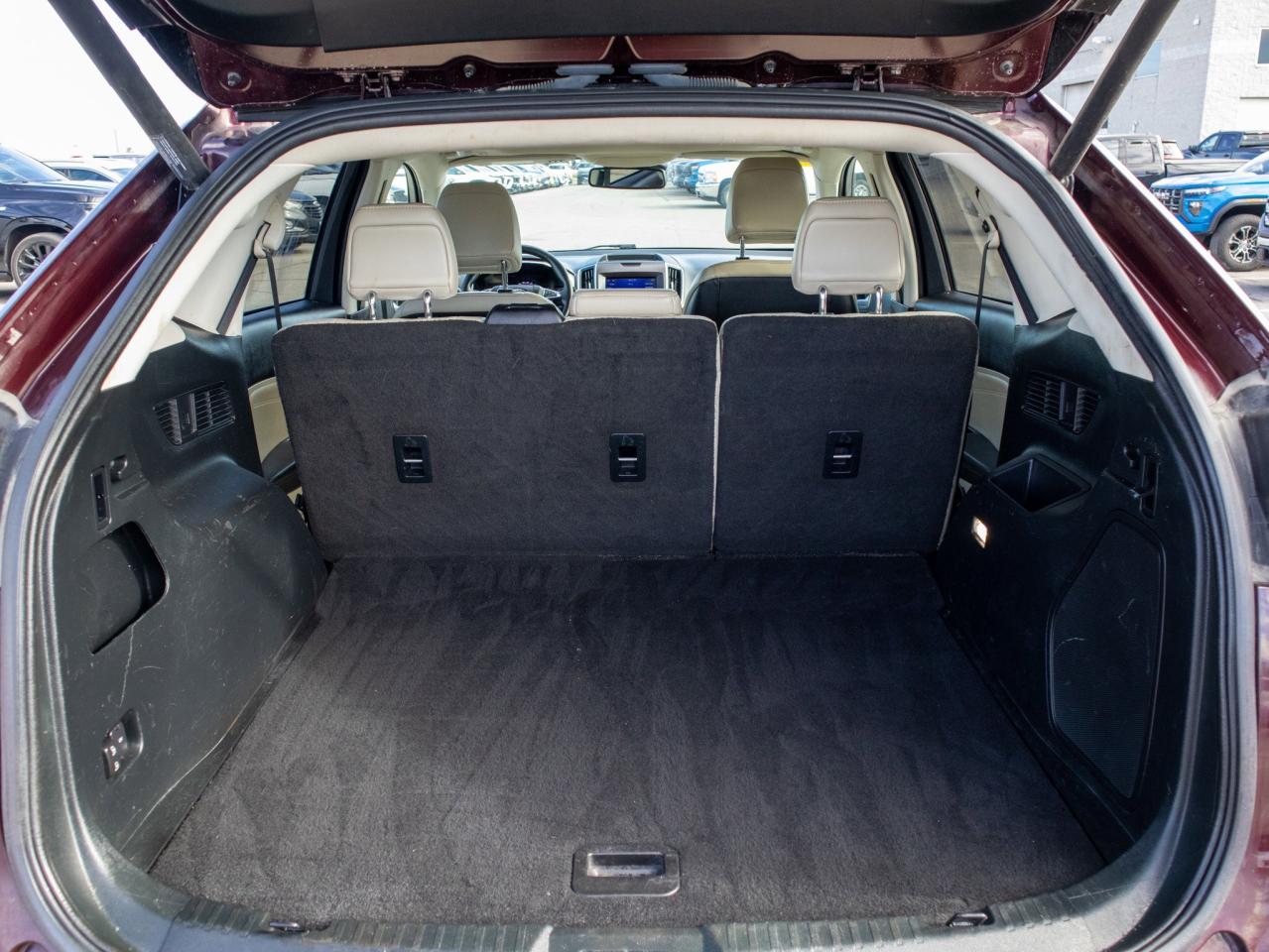 2020 Ford Edge Titanium - Heated, Ventilated Seats Photo