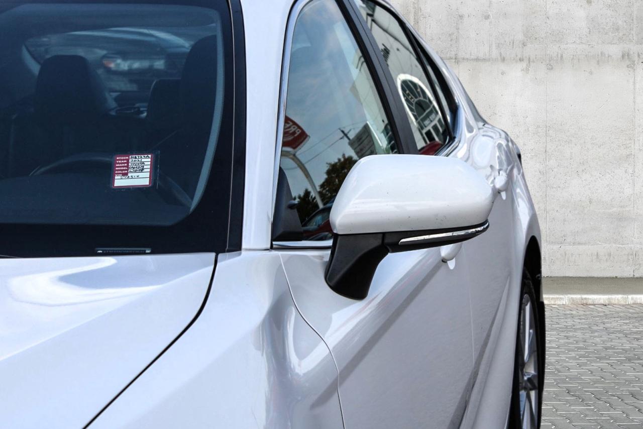 2021 Toyota Camry SE  HtdSeats BkpCam Photo
