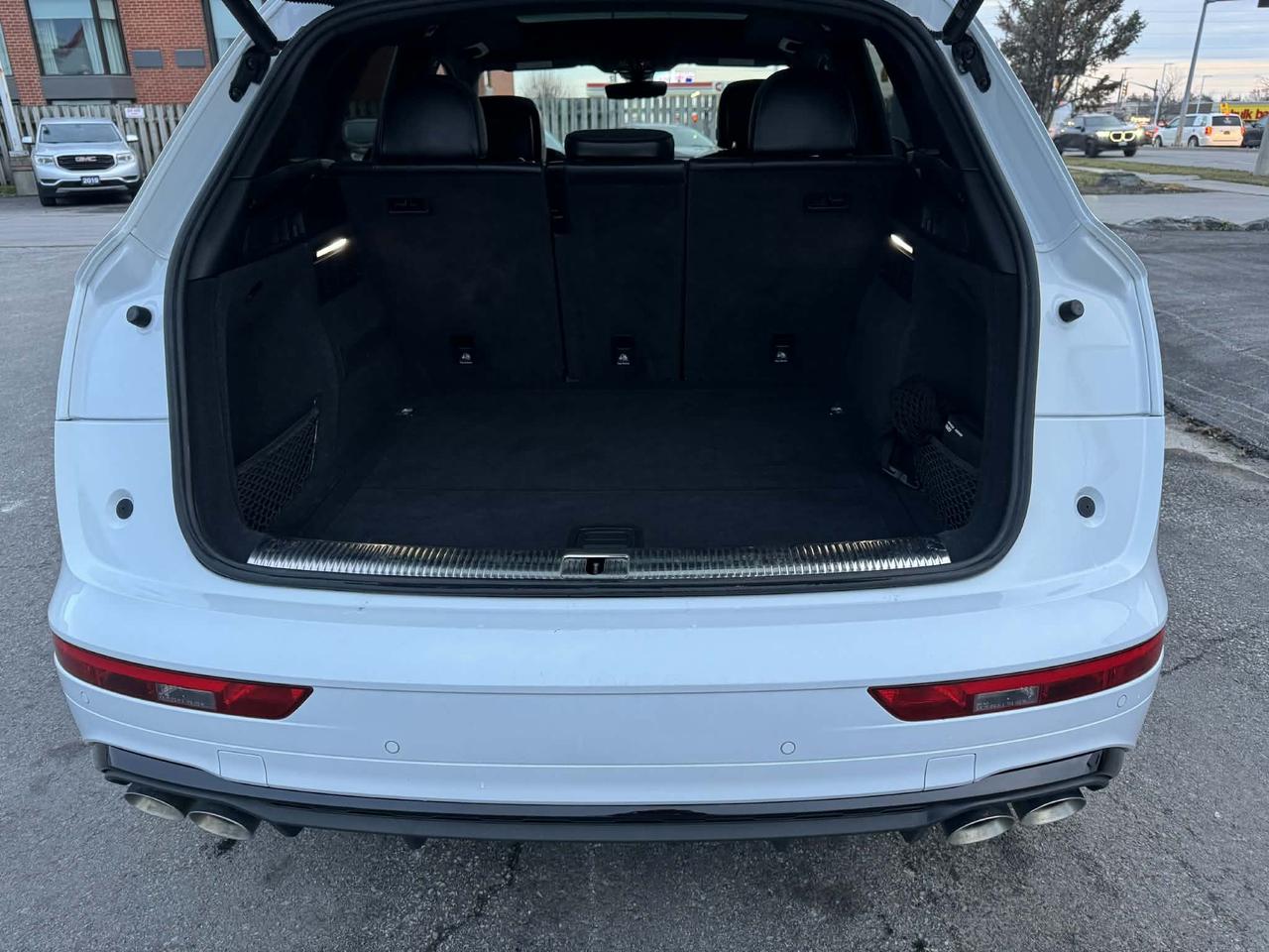 2022 Audi SQ5 Progressiv 3.0 TFSI quattro S-LINE Photo