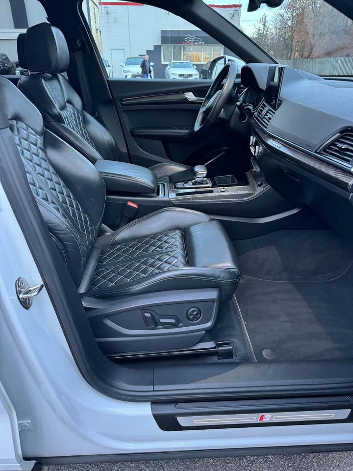 2022 Audi SQ5 Progressiv 3.0 TFSI quattro S-LINE Photo