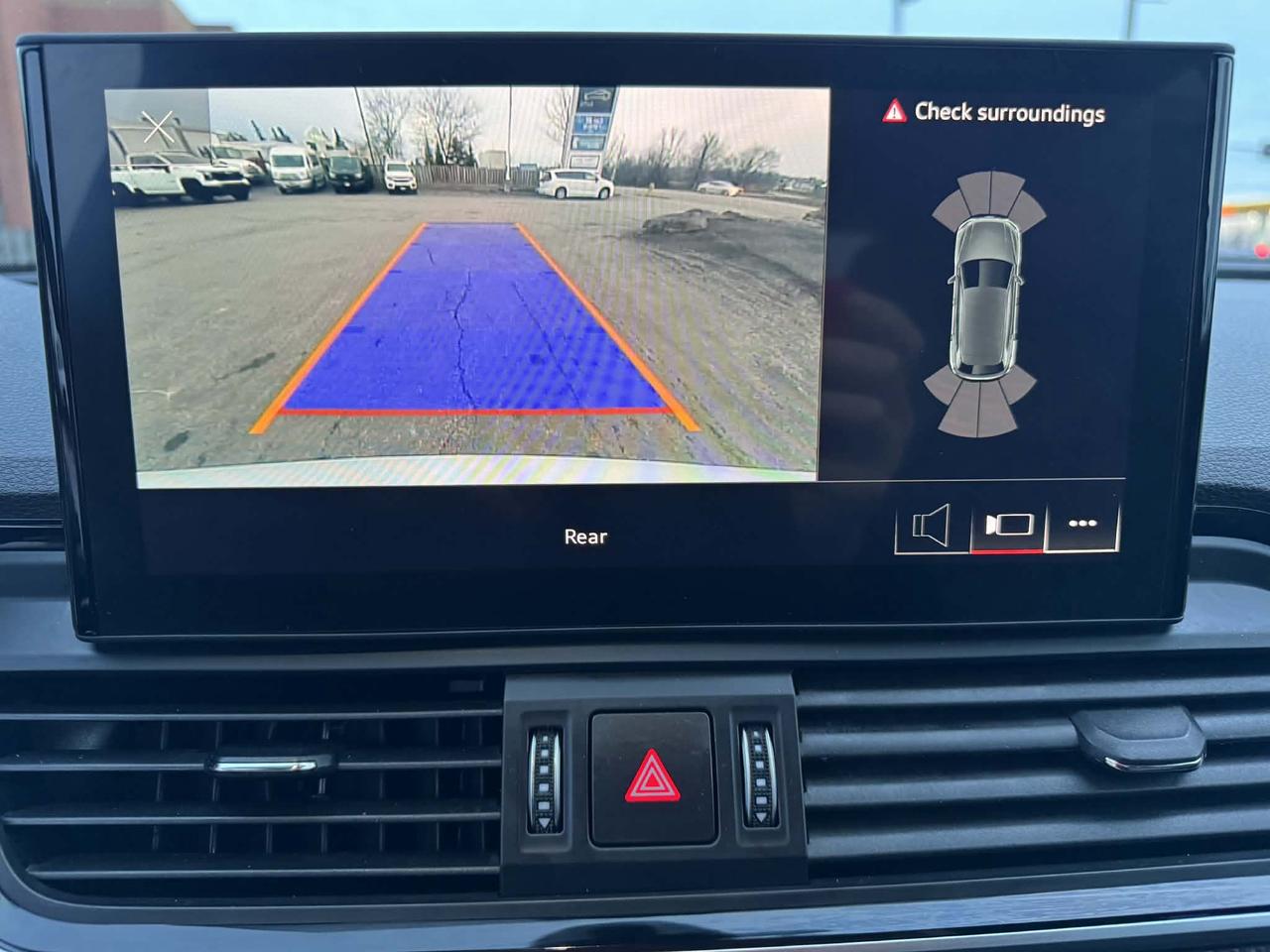 2022 Audi SQ5 Progressiv 3.0 TFSI quattro S-LINE Photo