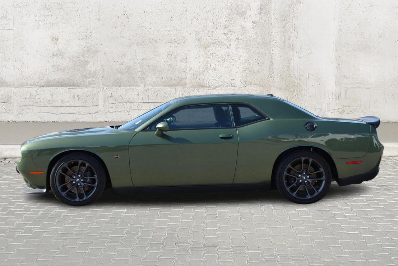 2022 Dodge Challenger R/T  SiriusXM HtdSeats BkpCam RearParkingSensors Photo