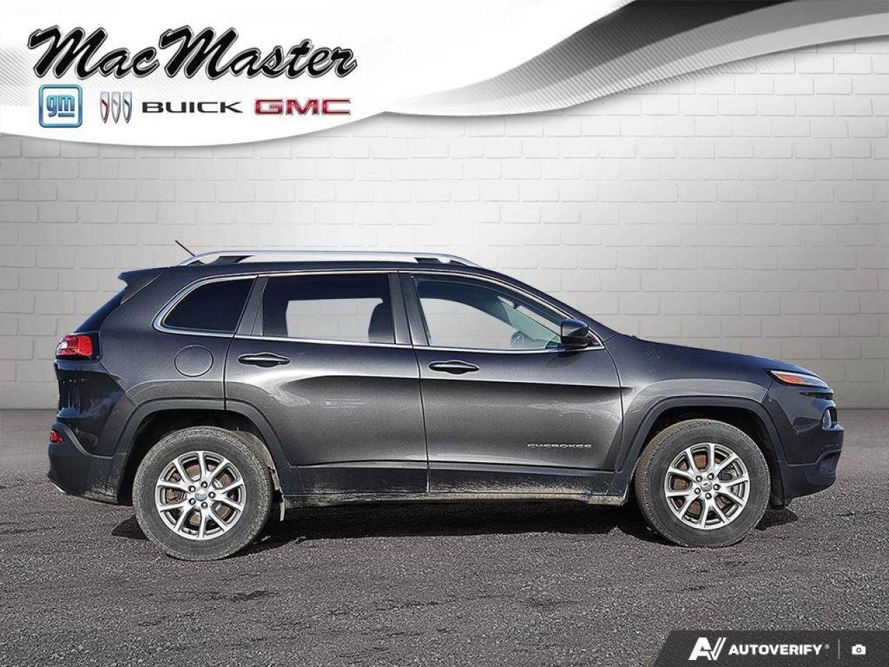 2015 Jeep Cherokee LatitudeNORTH, 4X4, V6, HEATED CLOTH, AS-TRADED! Photo